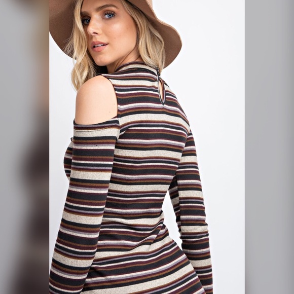 ❤️LAST 1! Transition Ribbed Cold Shoulder Dress! - Picture 4 of 7